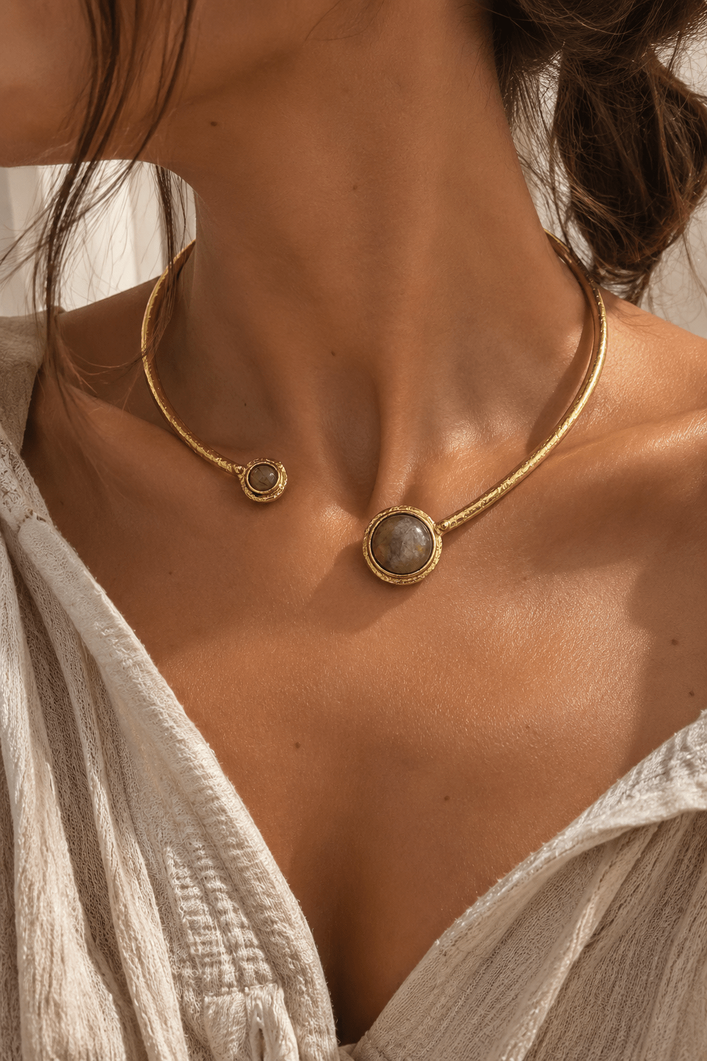 Choker KORA in prehnite e ottone dorato - ANIMO