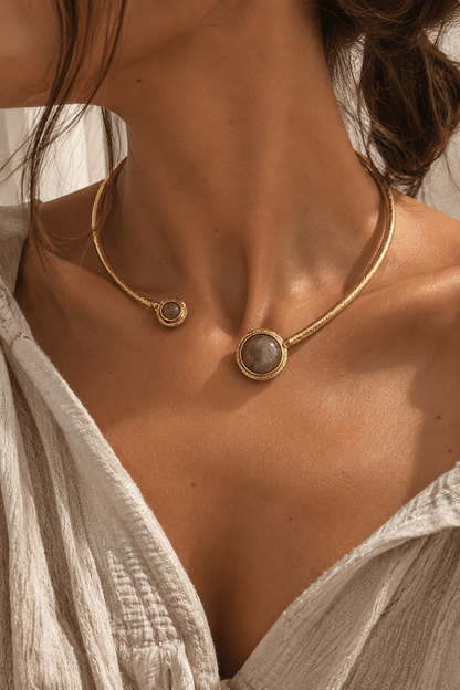 Choker KORA in prehnite e ottone dorato - ANIMO