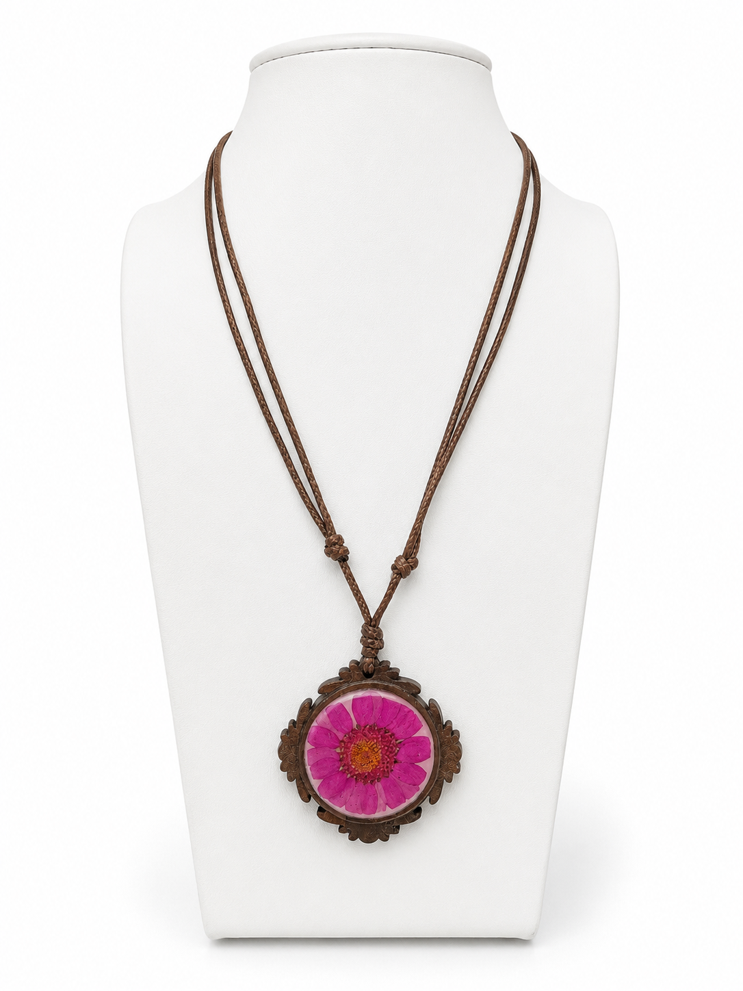 Collana artigianale con pendente in legno, fiore essiccato e resina – Cordino regolabile