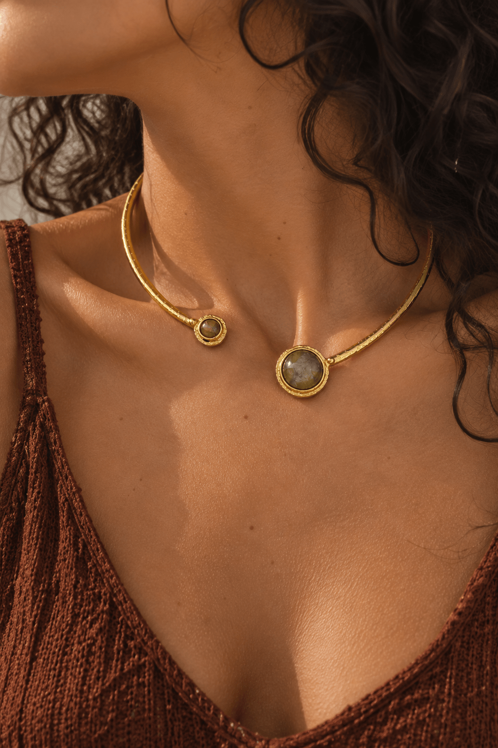 Choker KORA in prehnite e ottone dorato - ANIMO
